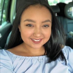 Meet your Posher, Kayla